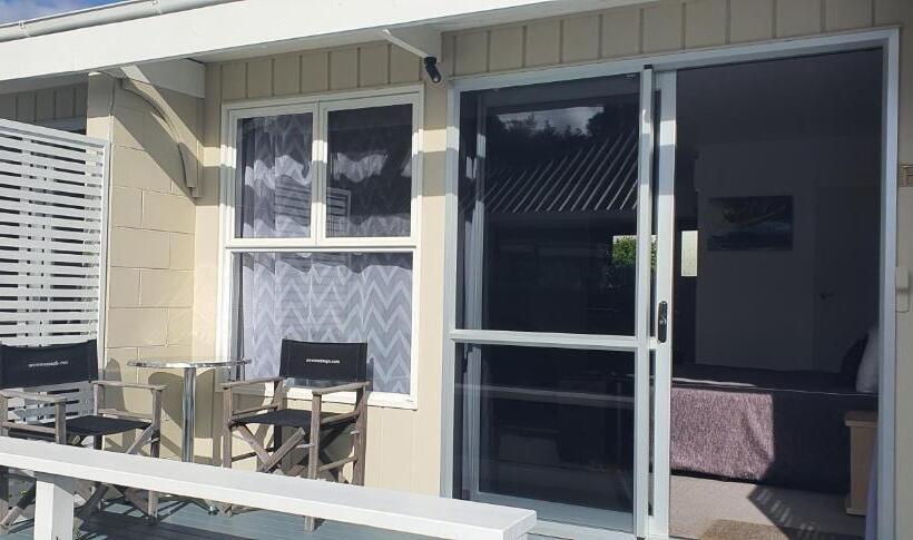 Standard Studio, Accent On Taupo Motor Lodge