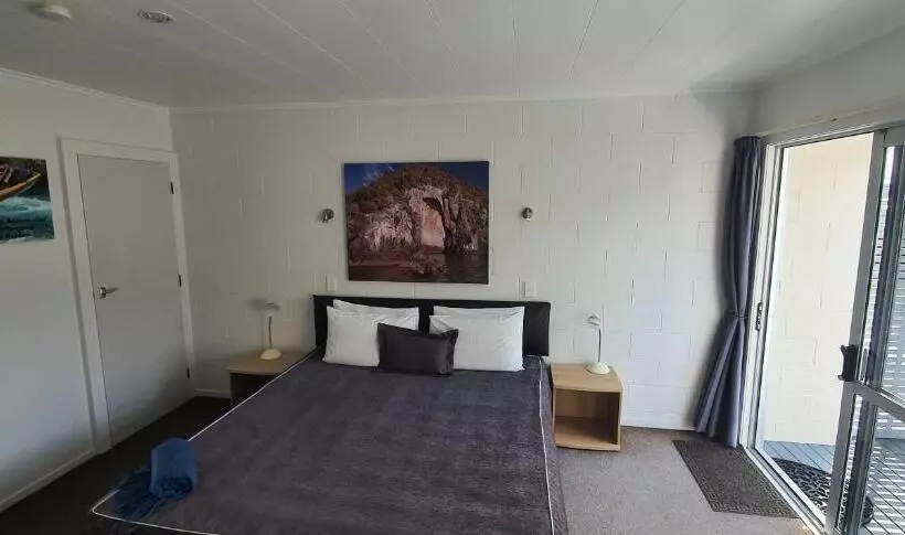 スタンダードスタジオ, Accent On Taupo Motor Lodge