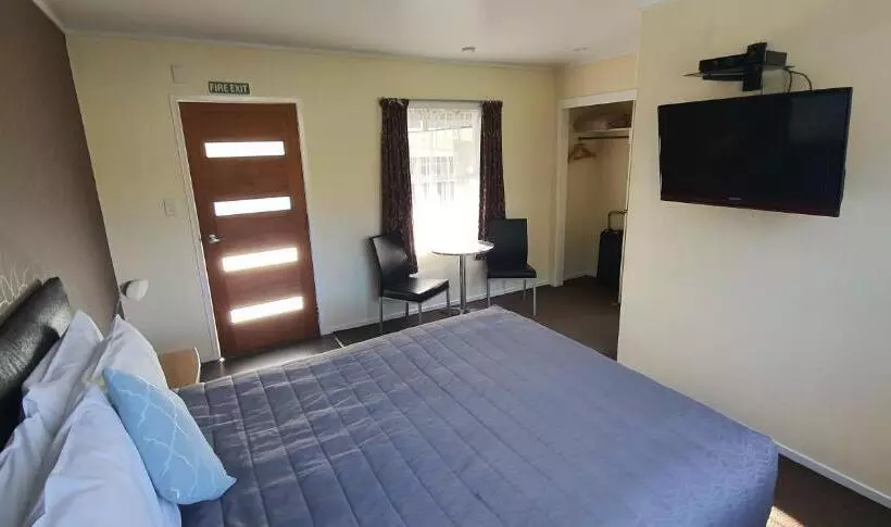 ベーシックワンルーム, Accent On Taupo Motor Lodge