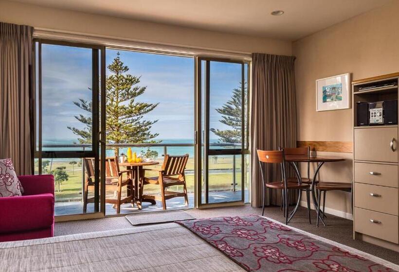 סטודיו דלוקס, Pebble Beach Motor Inn