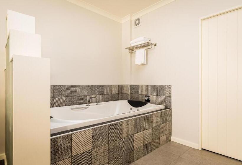 חדר סטנדרט עם מיטת קינג, Pebble Beach Motor Inn