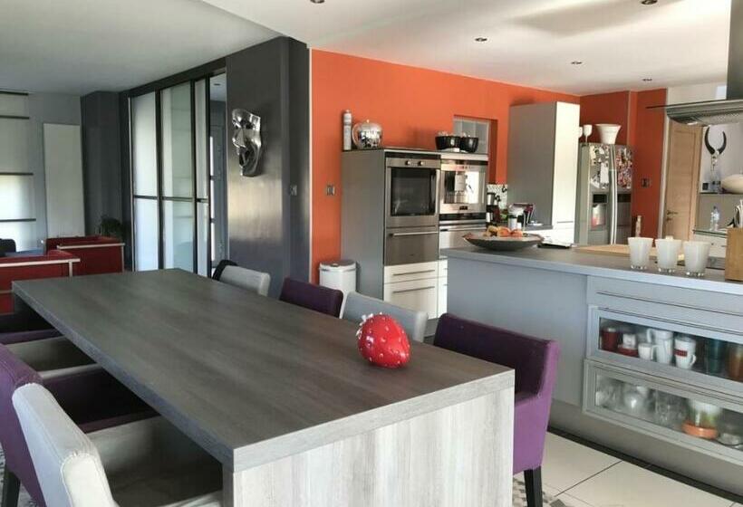 디럭스 룸, Chez Marianne