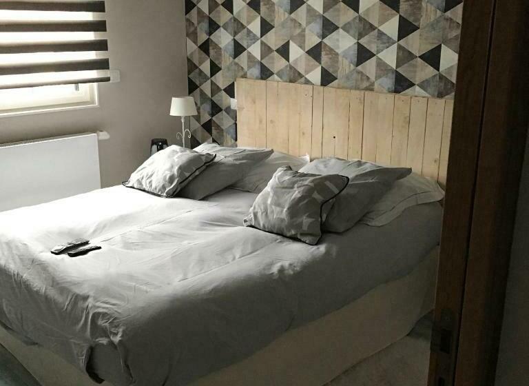 디럭스 룸, Chez Marianne