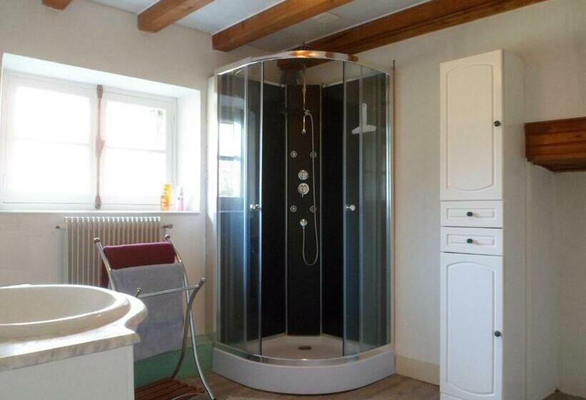 スタンダードルーム, Le Pont Du Roy