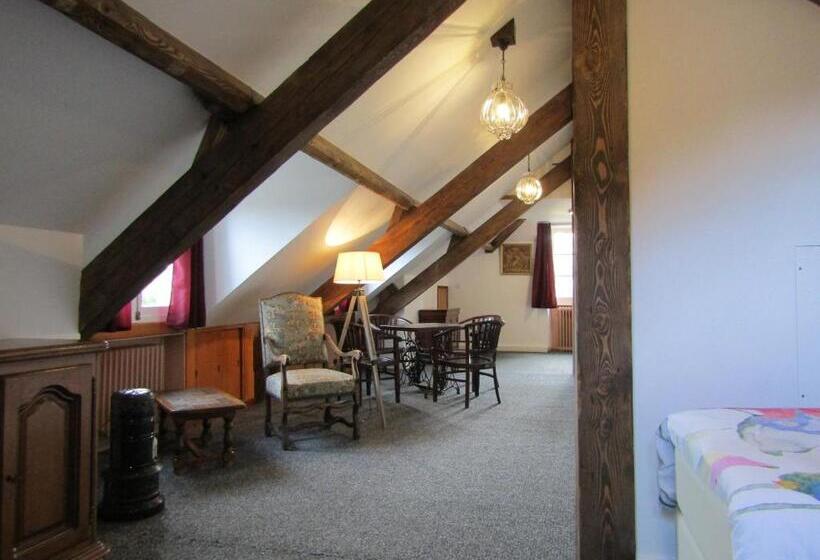 デラックスの４人部屋, Le Pont Du Roy