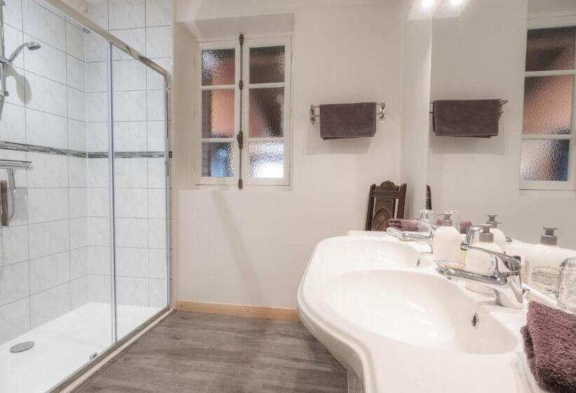 ファミリールーム, Le Pont Du Roy