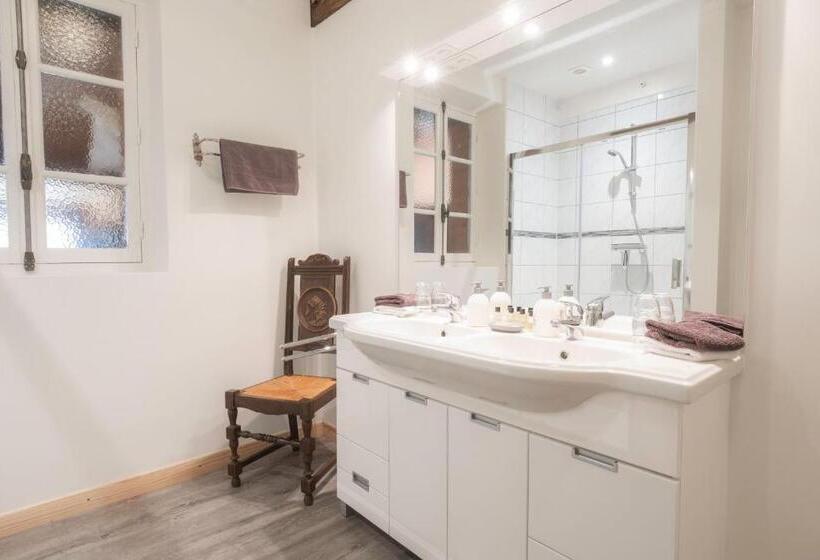 ファミリールーム, Le Pont Du Roy