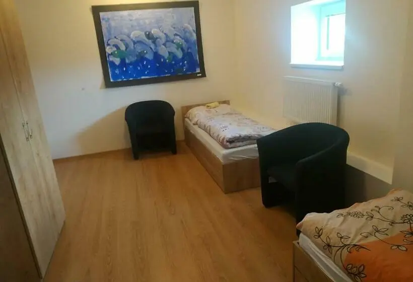 スタンダードルーム, Centrum Pro Vzdělávání A Kulturu