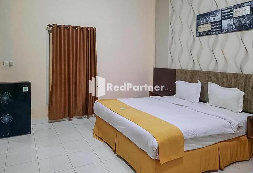 חדר דלוקס, Puri Yasmin Potowanua Lasusua Mitra Reddoorz