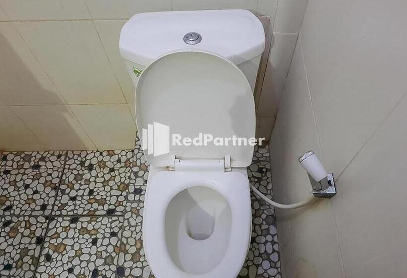 חדר דלוקס, Puri Yasmin Potowanua Lasusua Mitra Reddoorz