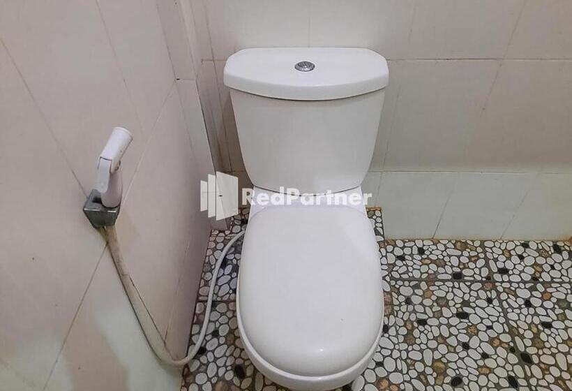 חדר דלוקס, Puri Yasmin Potowanua Lasusua Mitra Reddoorz