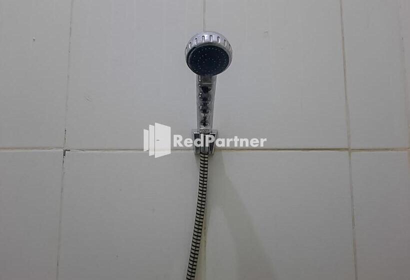 סוויטה, Puri Yasmin Potowanua Lasusua Mitra Reddoorz