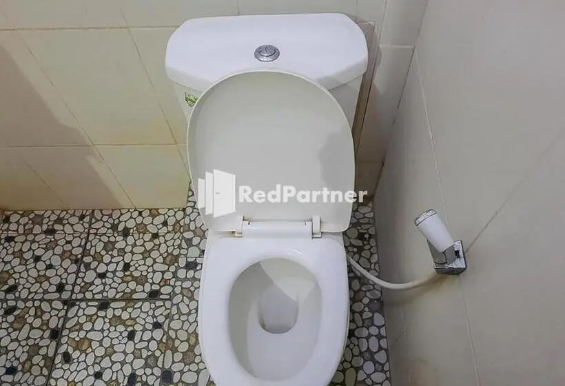 エコノミールーム, Puri Yasmin Potowanua Lasusua Mitra Reddoorz