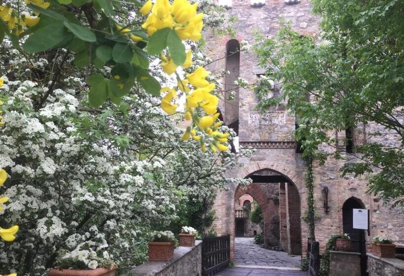 Люкс, Torre Del Barbagianni   Castello Di Gropparello