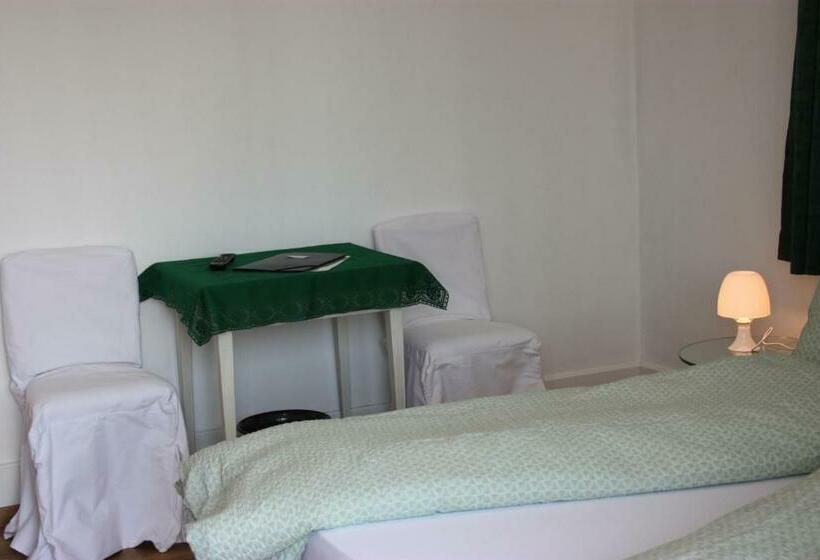 חדר סטנדרט עם מרפסת, B&b Stirnimann