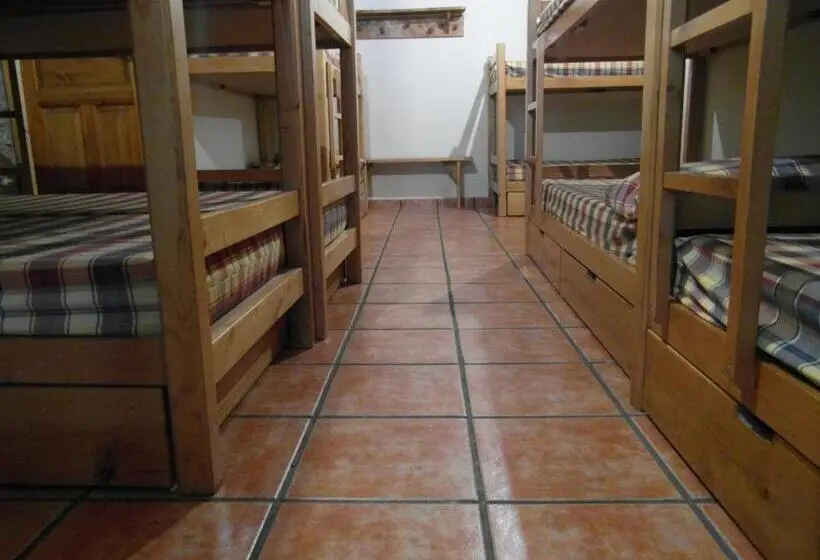 ルームシェアのワンベッド, Albergue La Torre