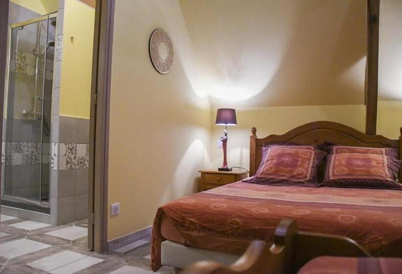 Номер Стандарт Трехместный, Chambres D Hôtes Entre Arras Et Albert   Bed And Breakfast