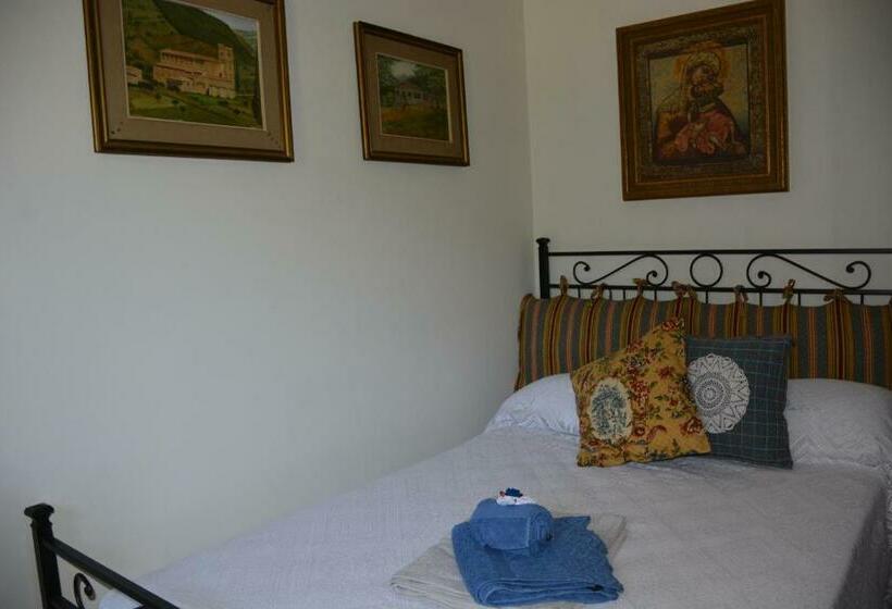 غرفة عائلية مطلّة علي الحديقة, Bed And Breakfast Margherita