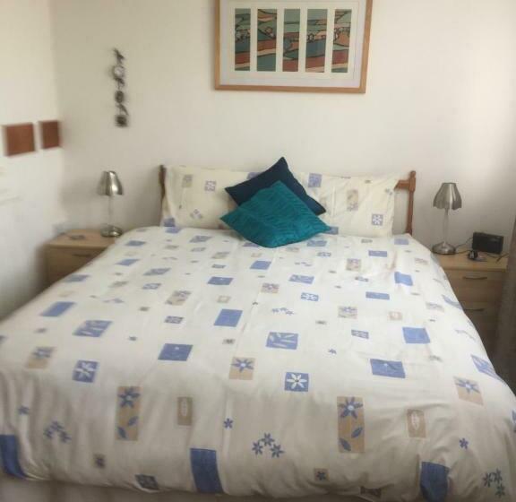 デラックスルーム, Bank Farm House