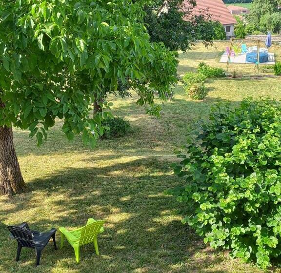 Номер Стандарт Вид на Сад, Chambres D Hôtes Le Moulin à Epices