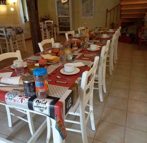 Четырехместный Номер Стандарт Вид на Сад, Chambres D Hôtes Le Moulin à Epices