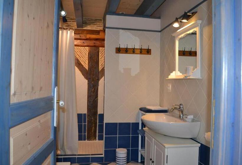 Четырехместный Номер Стандарт, Chambres D Hôtes Le Moulin à Epices
