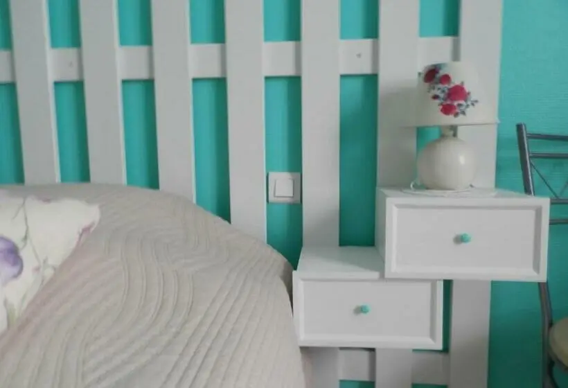 スタンダードルーム, Chambres Et Table D Hôtes Les Trois Marquets