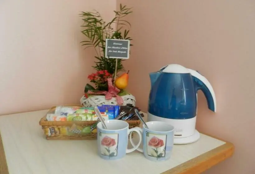 スタンダードトリプルルーム, Chambres Et Table D Hôtes Les Trois Marquets