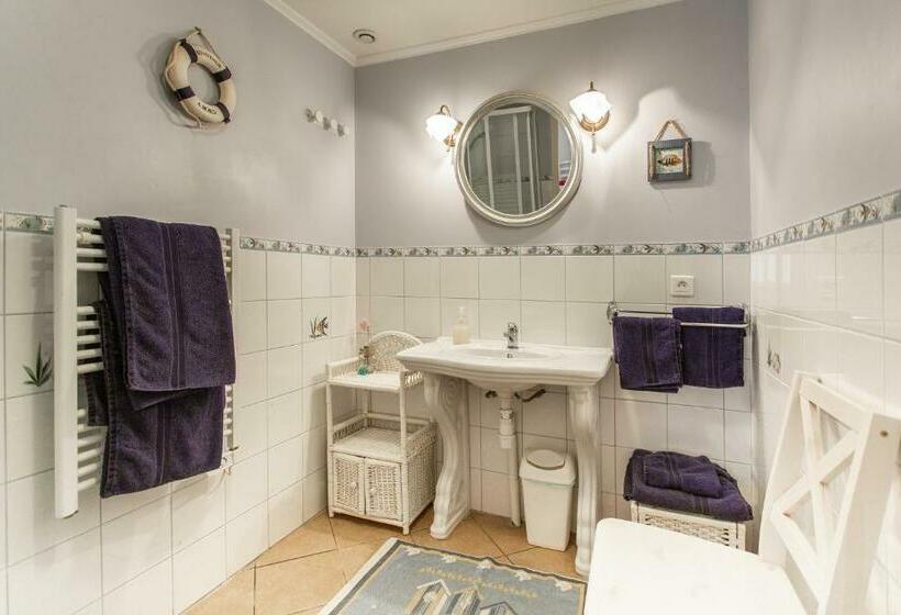 标准三人间, Chambres Et Table D Hôtes Les Trois Marquets