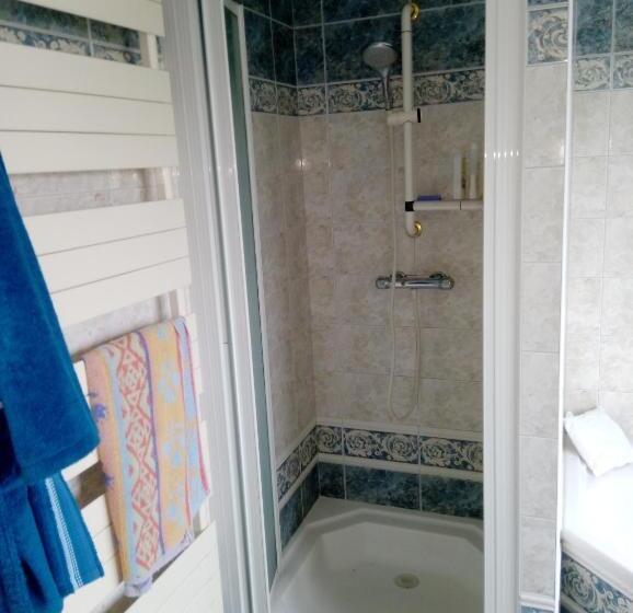 バス共有のスタンダードルーム, Au Jardin Fessard