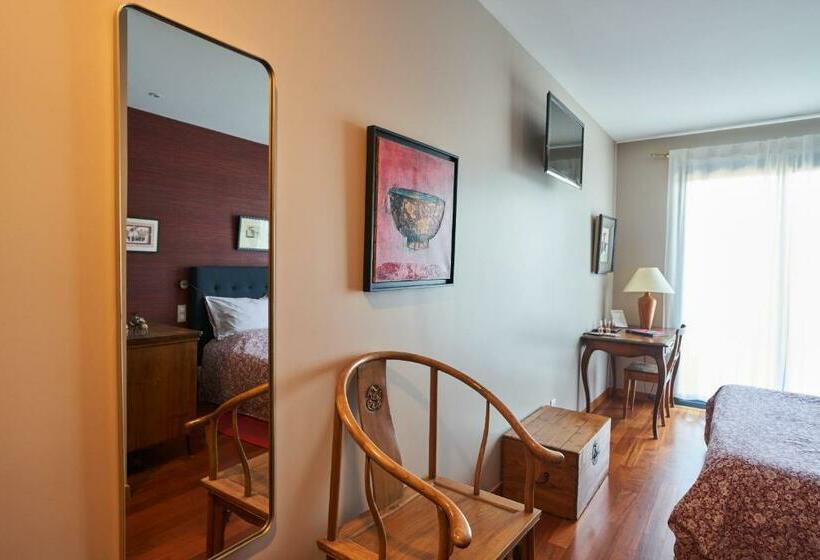 带大床的标准间, La Palisse