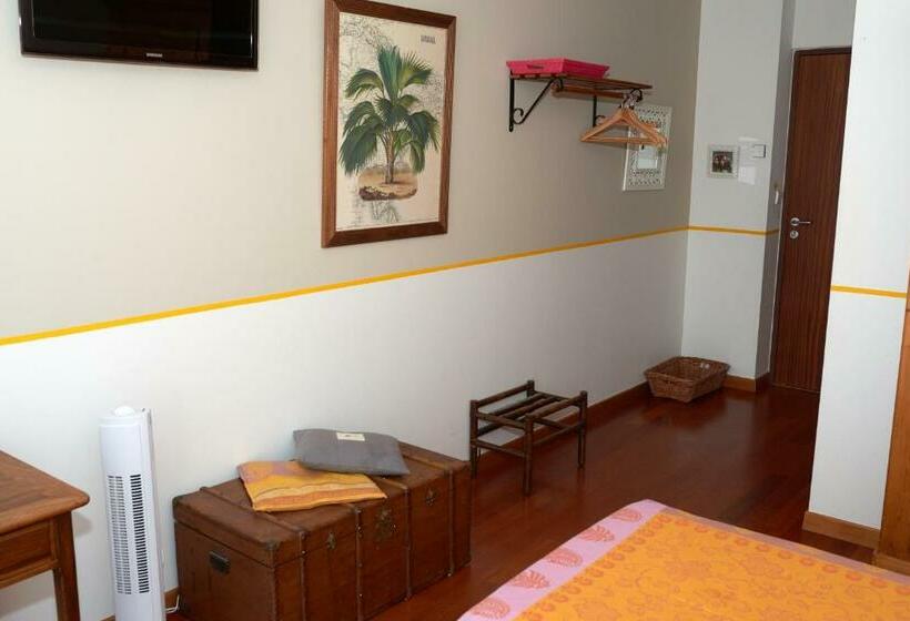 带露台的高档房间, La Palisse