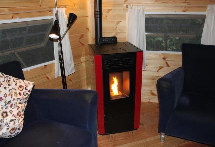 חדר סטנדרט, Pieni Talo