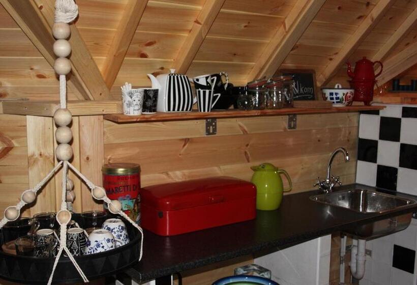 חדר סטנדרט, Pieni Talo