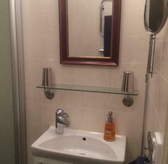 ファミリールーム, Tavlebords Honungsgård