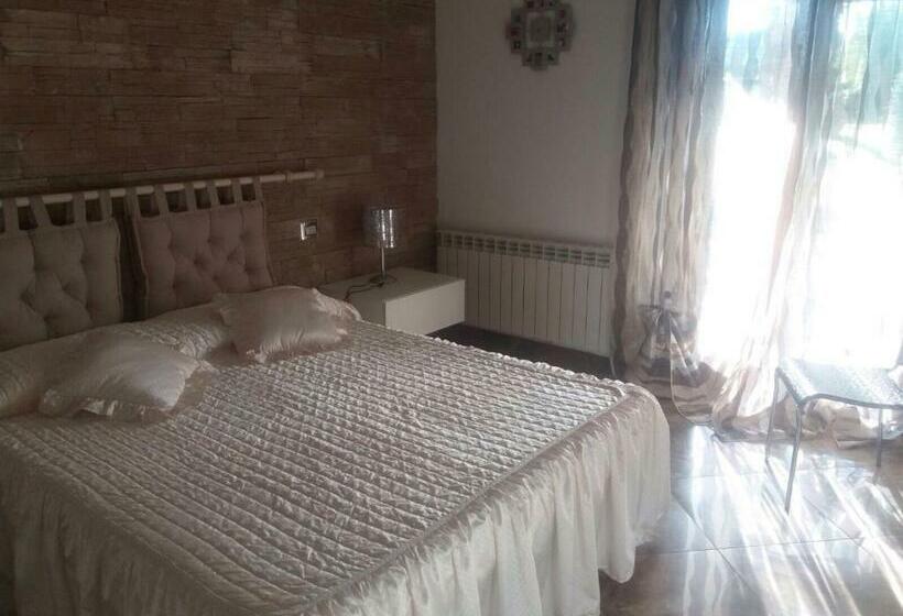 חדר סטנדרט נוף לבריכה, Tonini House