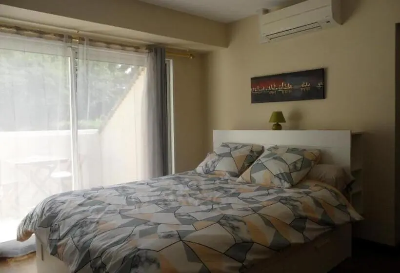 Huoneisto 2 Makuuhuonetta, Villa Dikaria