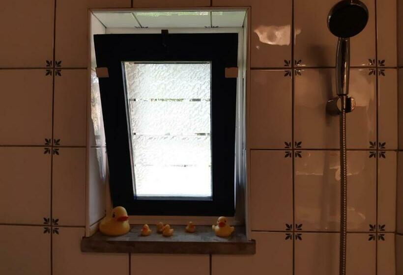 带共用浴室的标准房间, Bed & Breakfast “ Gastvrij Onthaal “