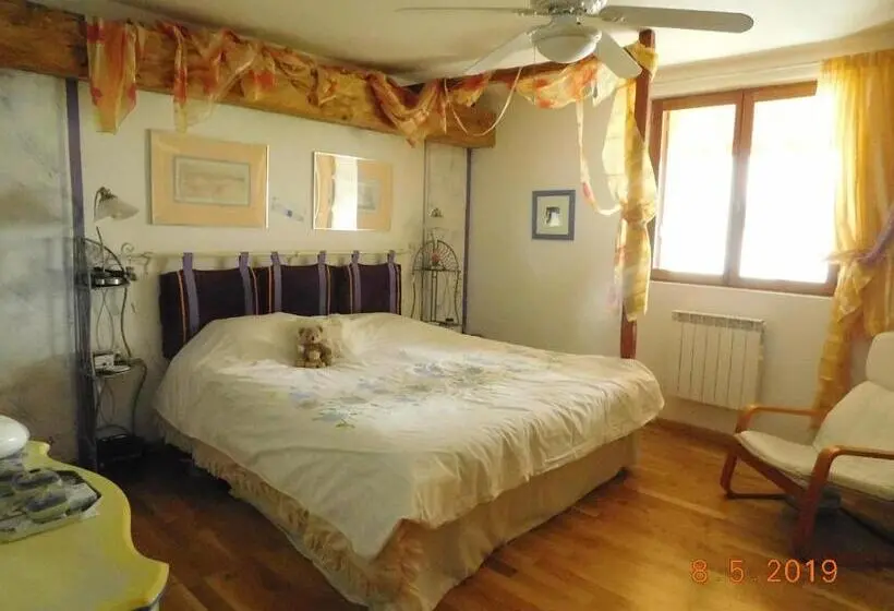 デラックスルーム, Chez Nous. B & B