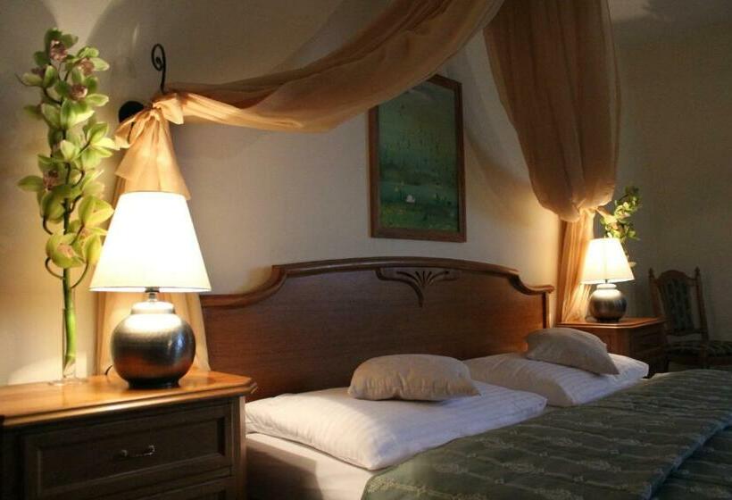 شقة غرفة واحدة, Kaštieľ Agatka