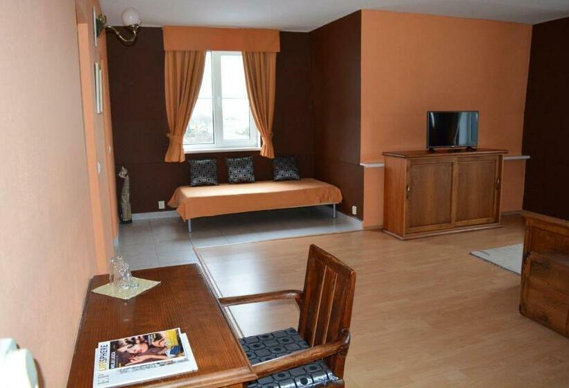 غرفة قياسية, Kaštieľ Agatka