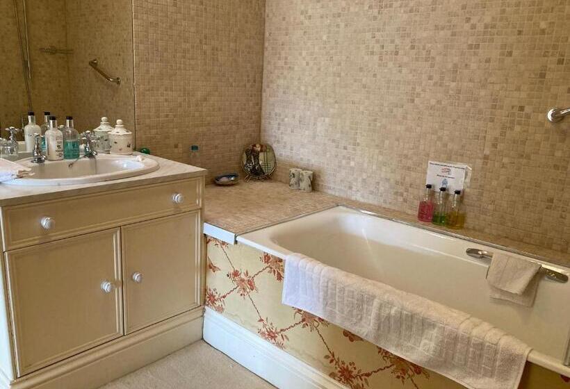 キングサイズベッドのデラックススイート, Mickley Bed And Breakfast