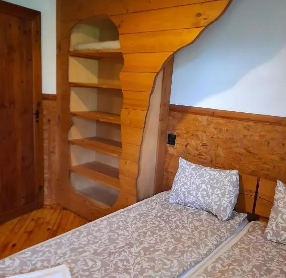 スイート, Kandaphery Guest Houses