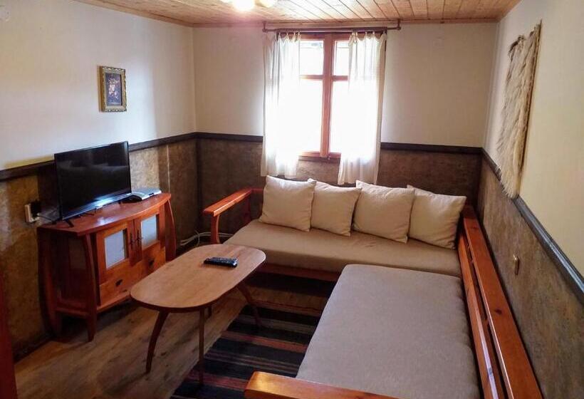 جناح, Kandaphery Guest Houses