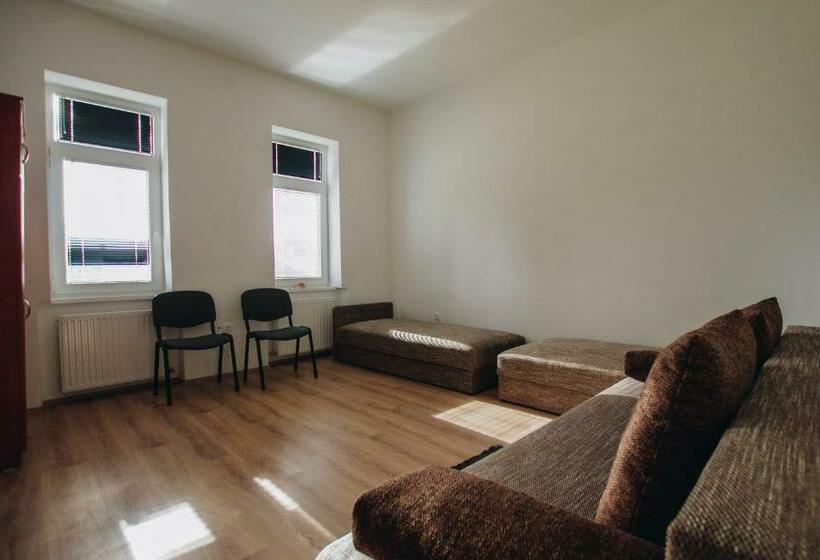 스탠다드 4인용 룸 공용 욕실, Mosolyka Vendégház