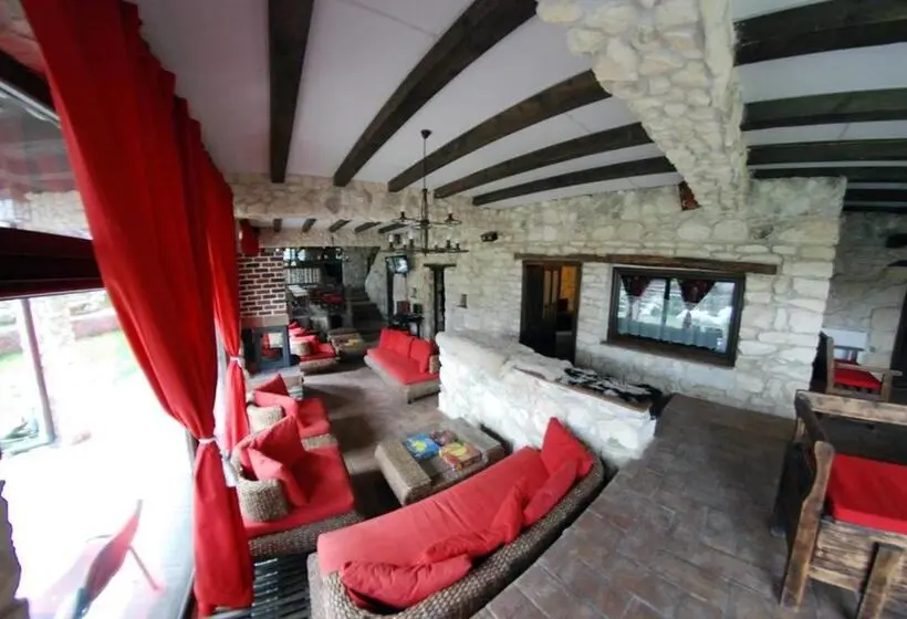１ベッドルームハウス, Pensiunea Casa Dacilor