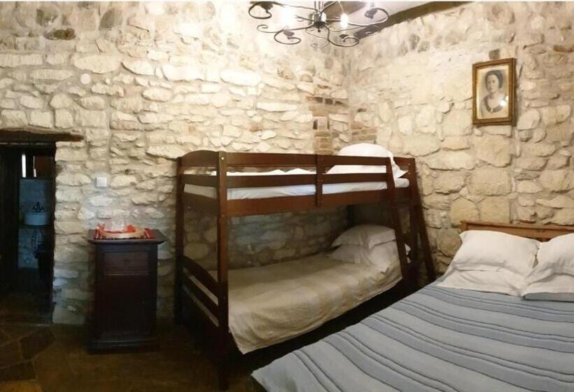 四人标准间, Pensiunea Casa Dacilor