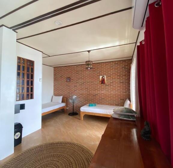 高级家庭房间, Fantasy Lodge