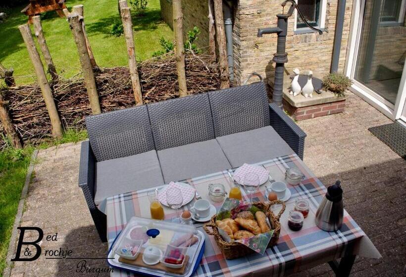 Standard room with outdoor bath, Bed & Brochje Burgum