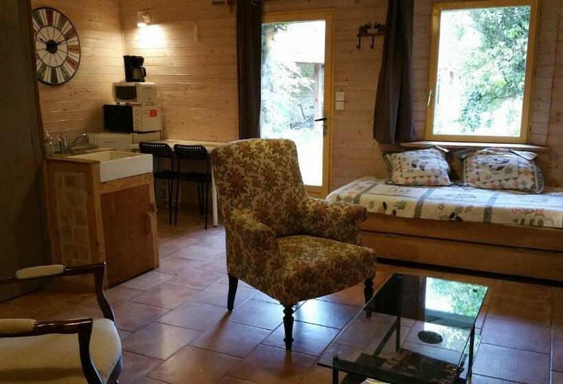 Семейный Номер Вид на Сад, Chambres D`hôtes Le Plessis à Broye